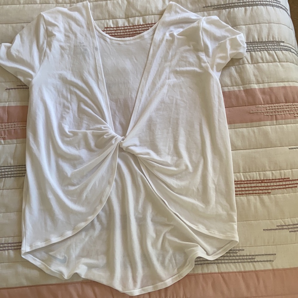 Nike top - Picture 2 of 6